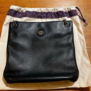 Tory Burch Leather Purse - can be worn as a shoulder bag or crossbody